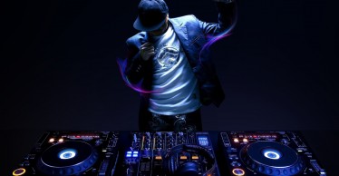 Bữa tiệc âm nhạc DJ tại Cielo 13 Sky Bar & Restaurant từ thứ 5 đến Chủ nhật hàng tuần