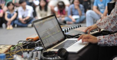 NHỮNG GIẤC NGỦ TRƯA ĐIỆN TỬ