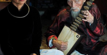 BẠCH VÂN CA TRÙ