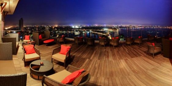 Summit Lounge
